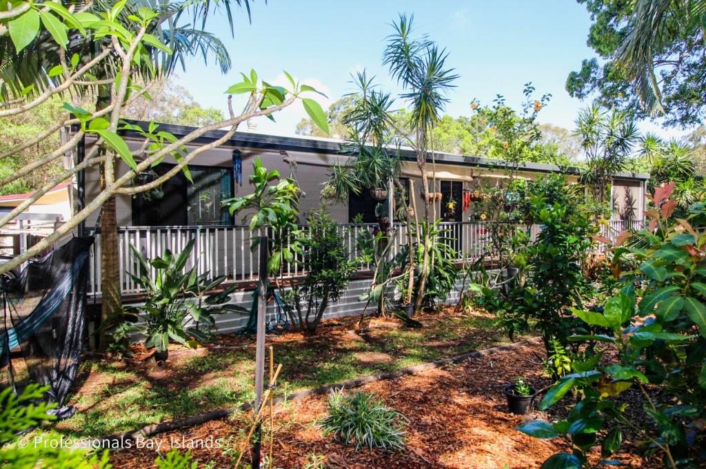 36 BURKE ST, RUSSELL ISLAND, QLD 4184