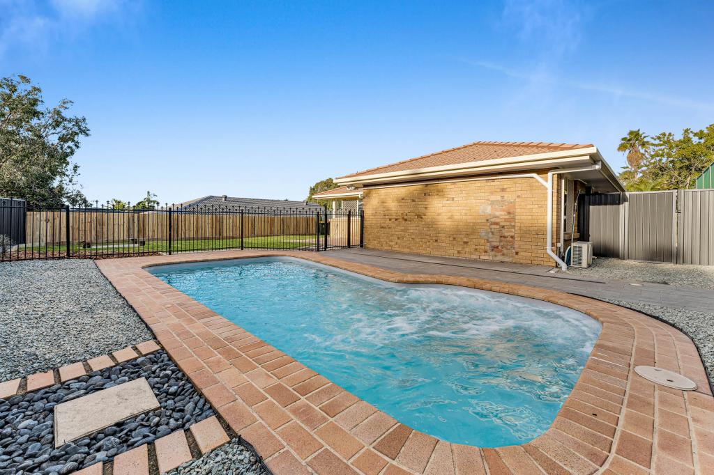 57 Mcpherson Rd, Sinnamon Park, QLD 4073