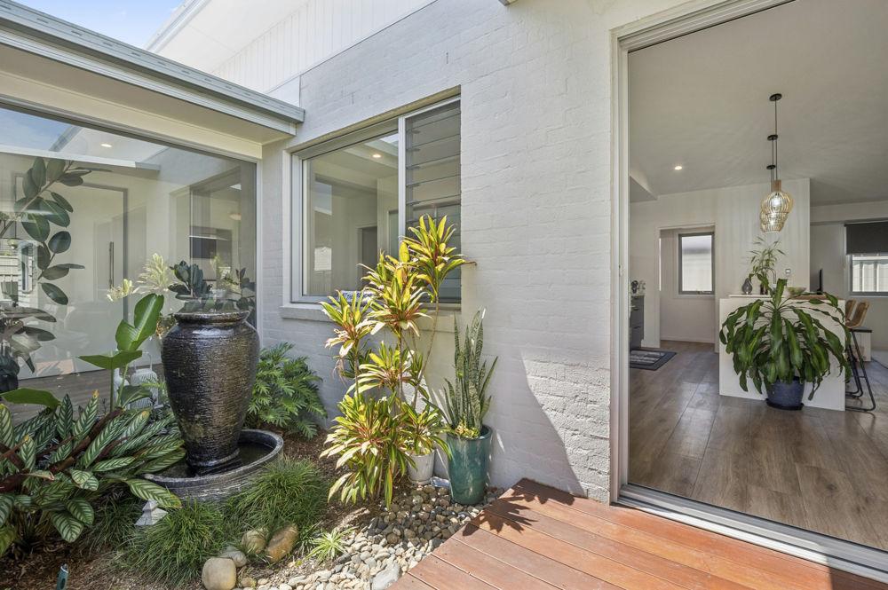 12 Broadwater St, Sandy Beach, NSW 2456