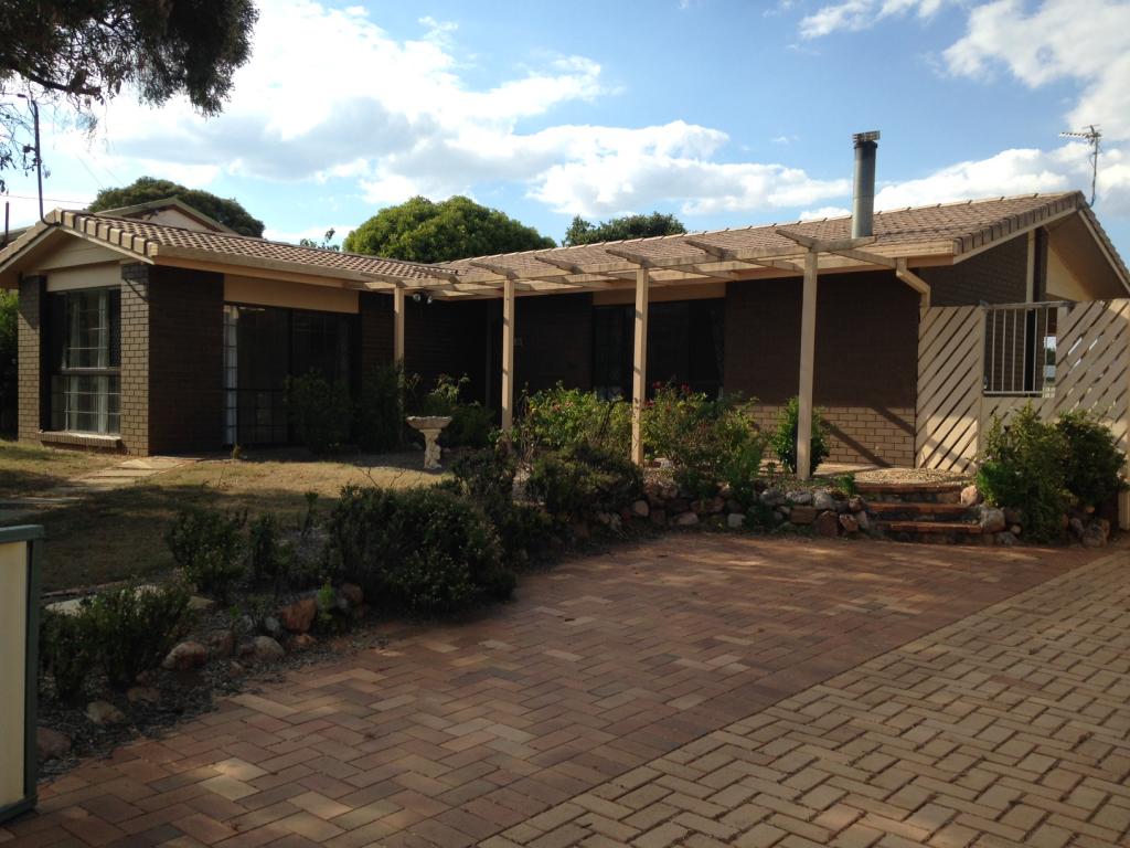 12 Buckingham St, Kingaroy, QLD 4610
