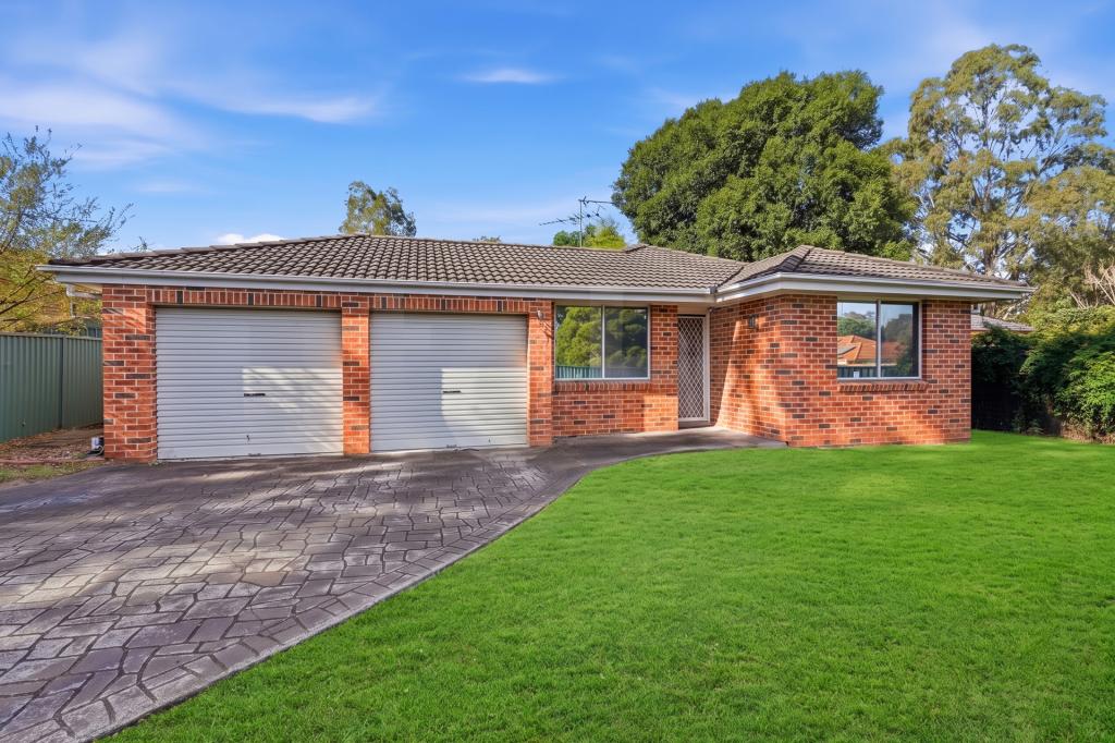 11 Stephenson Pl, Currans Hill, NSW 2567