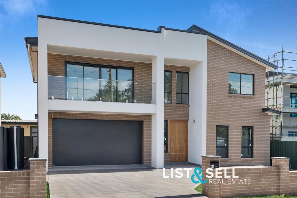 15 Cedric St, Macquarie Fields, NSW 2564