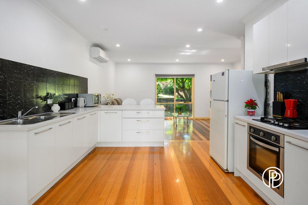 4 Lincoln Rd, Warburton, VIC 3799