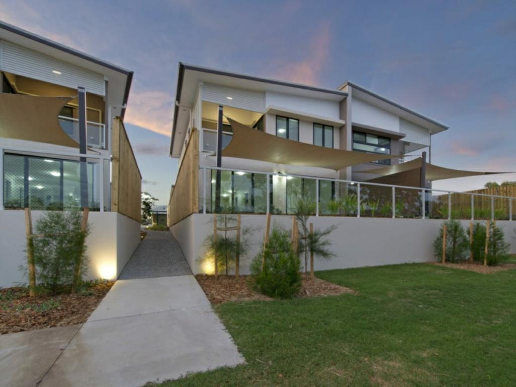 1/4 Ka Ma Kuta Dr, Sandstone Point, QLD 4511