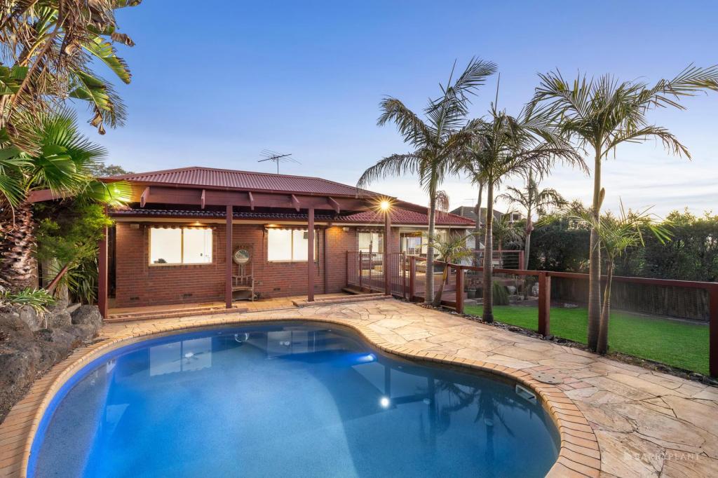 61 Kamarooka Dr, Wattle Glen, VIC 3096