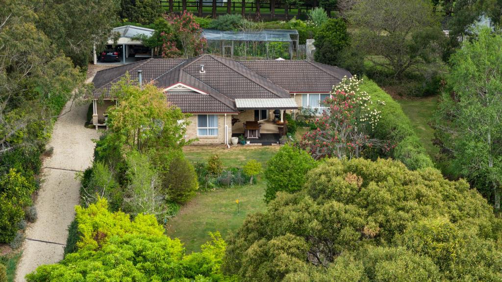 67 South St, Robertson, NSW 2577