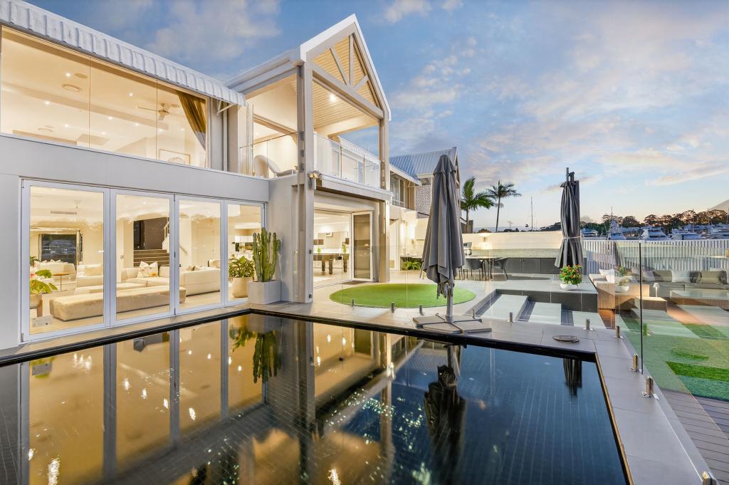 5652 HARBOUR TCE, HOPE ISLAND, QLD 4212