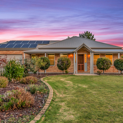 9 Winbi Ave, Moama, NSW 2731
