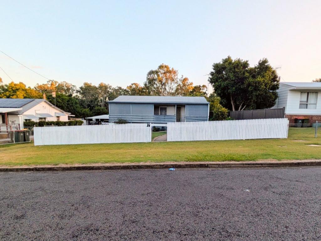 7 Wills St W, Nanango, QLD 4615