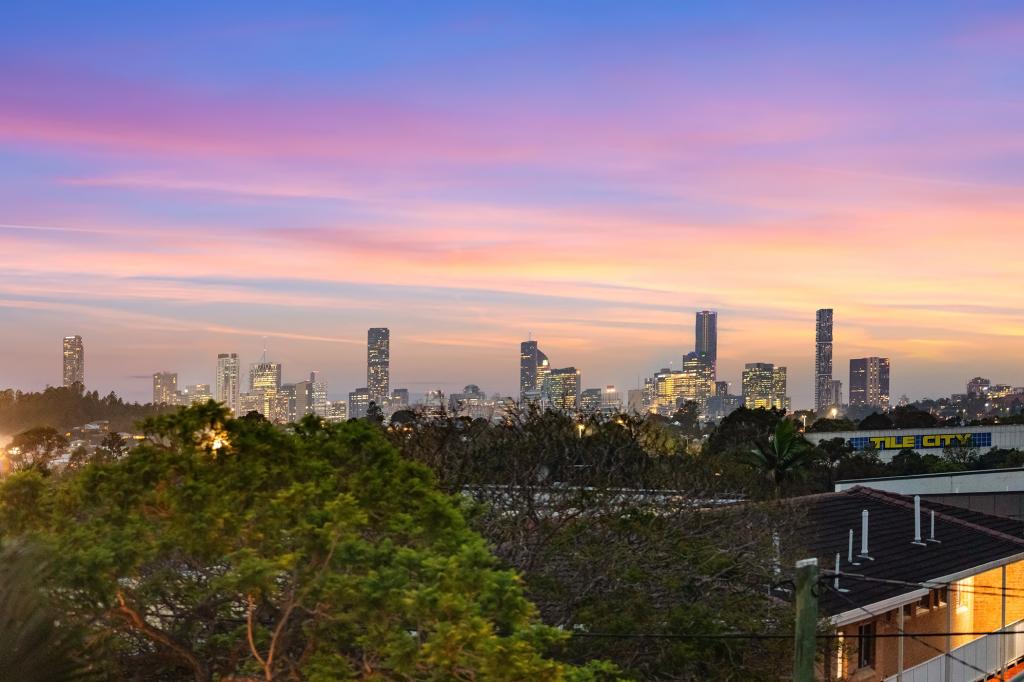 49 Leiper St, Stafford, QLD 4053