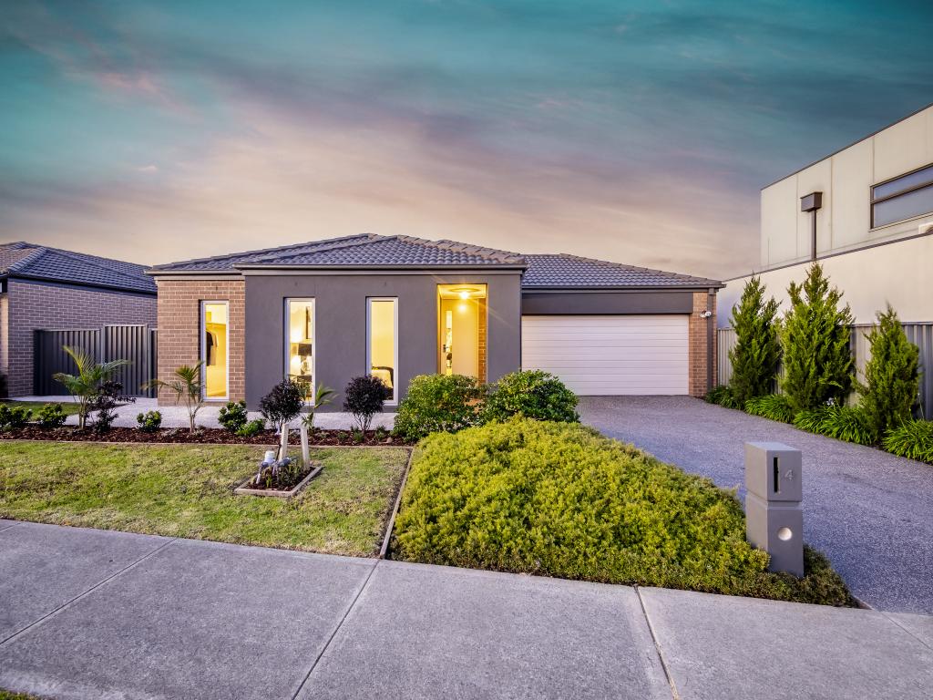 4 Almondbank Rd, Cranbourne East, VIC 3977