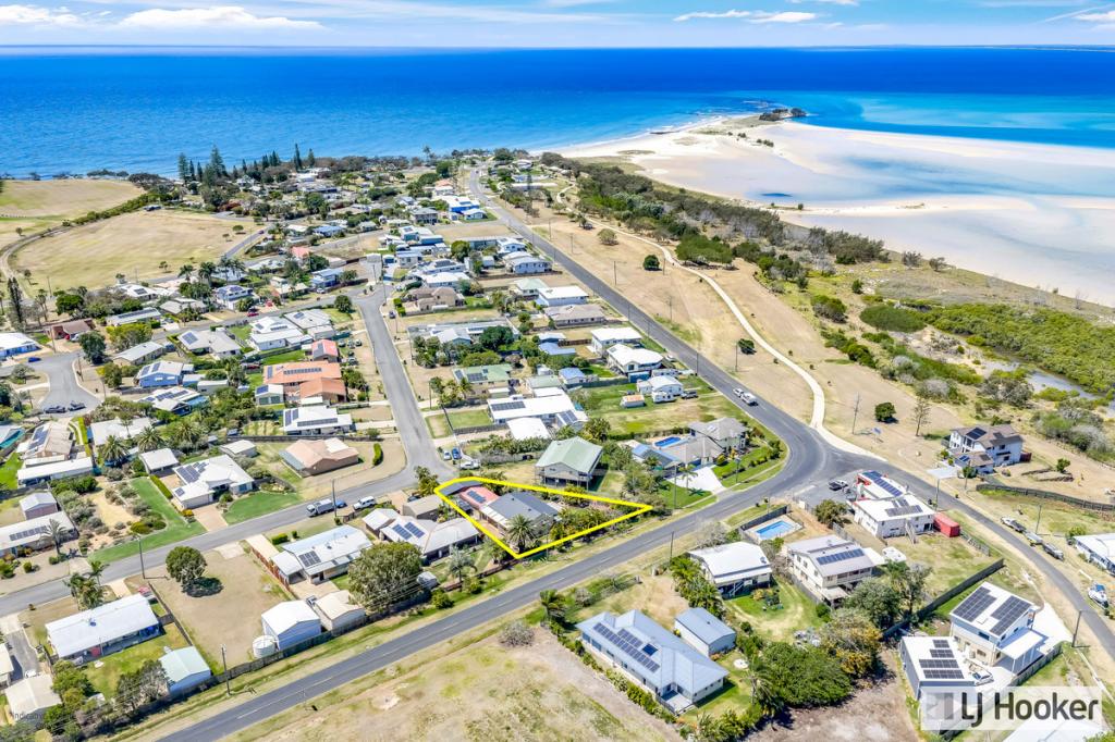 43 Blue Water Dr, Elliott Heads, QLD 4670