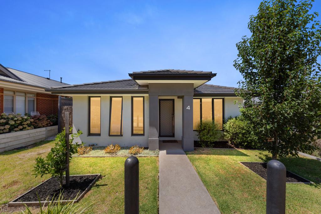 4 Whiteside Rd, Officer, VIC 3809