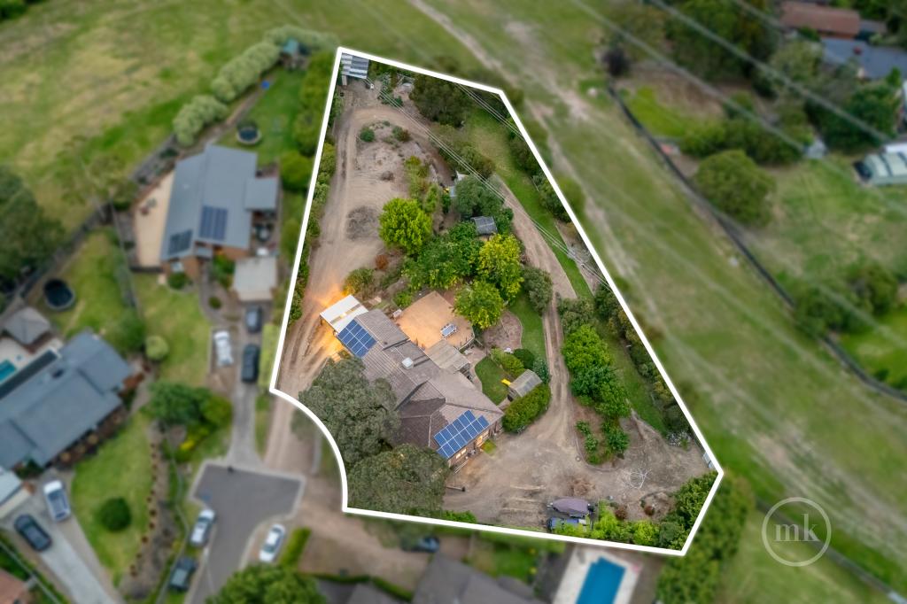 8 Pinjarra Ct, Diamond Creek, VIC 3089