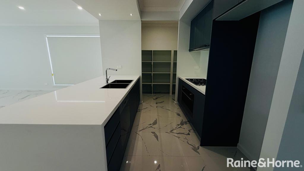 4 Burgandy Blvd, Greenbank, QLD 4124