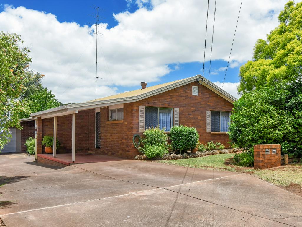 1 Behland St, Kearneys Spring, QLD 4350