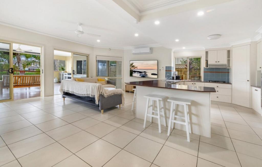 13 Tullamarine Dr, Robina, QLD 4226