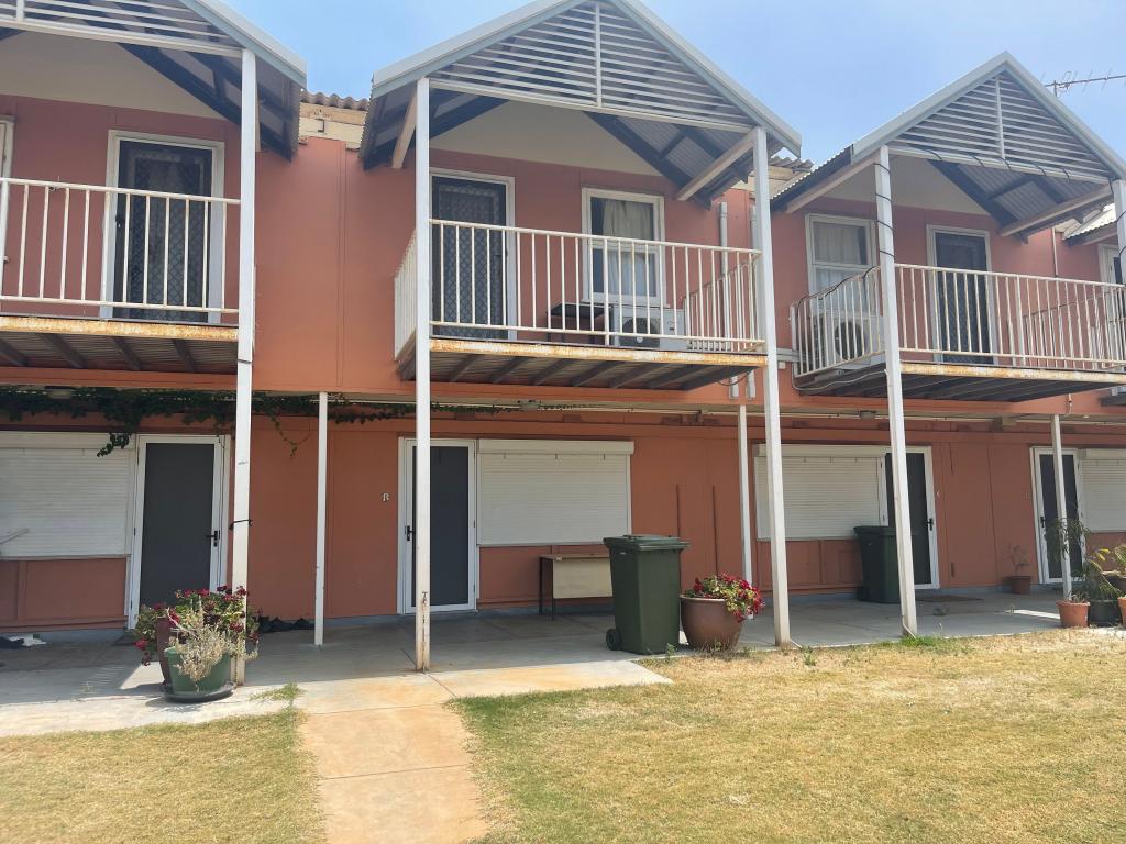 5b Hearn Pl, Carnarvon, WA 6701