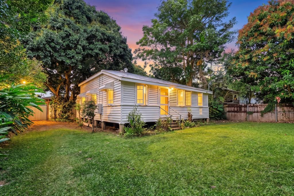27 Grogan St, Mossman, QLD 4873