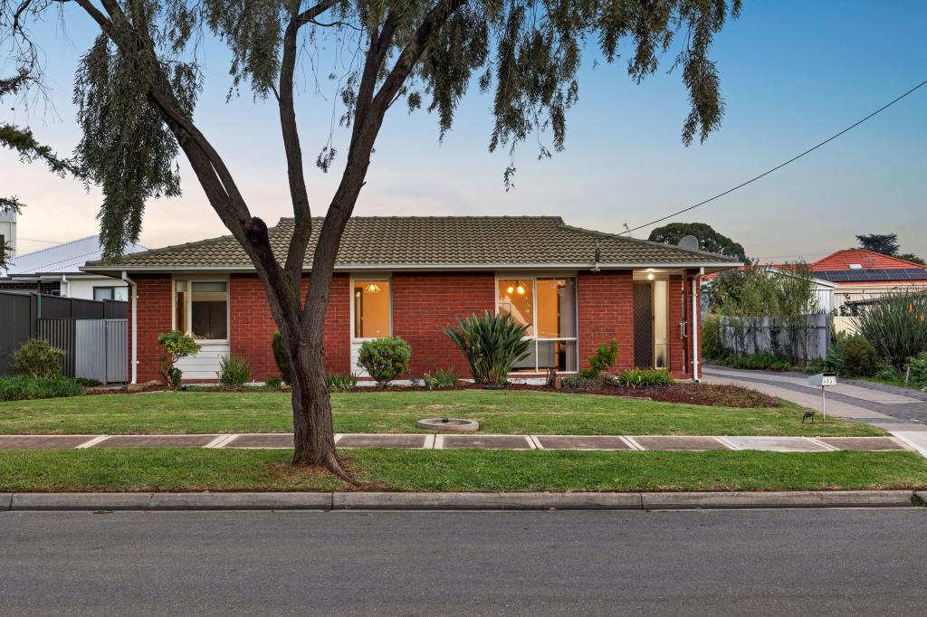 17 Ash Ave, Tonsley, SA 5042