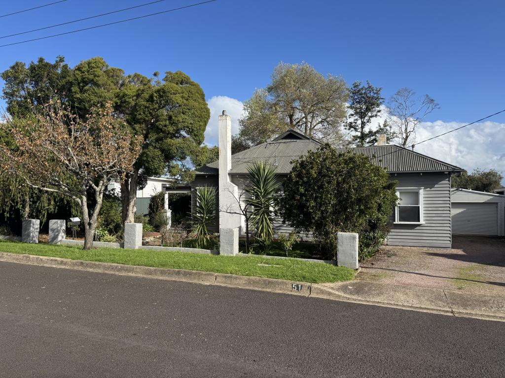 51 Carmichael St, Hamilton, VIC 3300