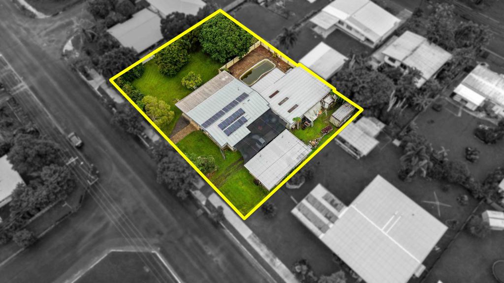 451-453 Mccoombe St, Mooroobool, QLD 4870