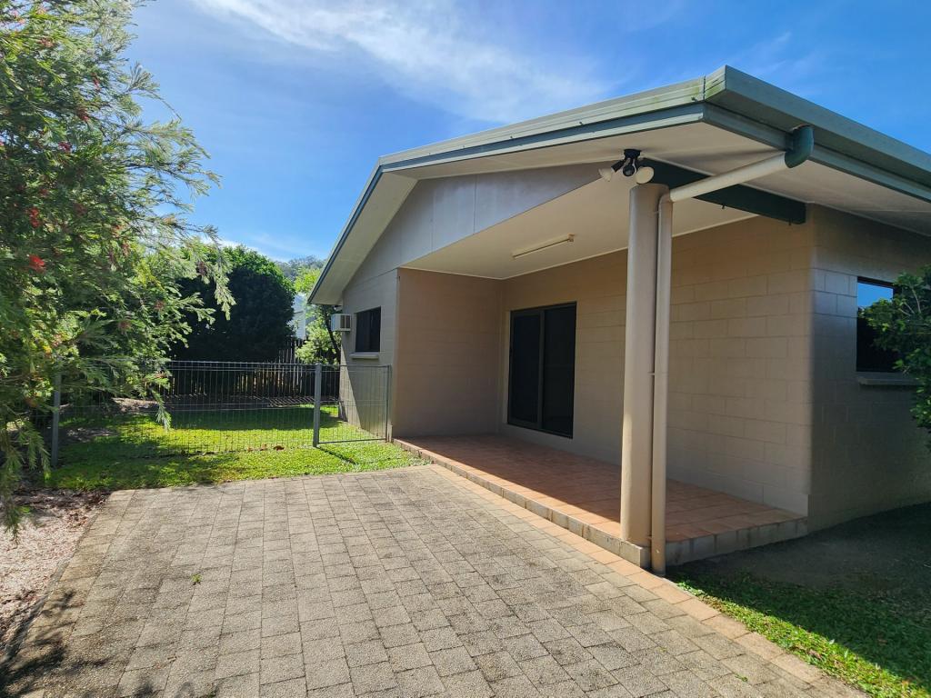 1/8 Kangaroo St, Bentley Park, QLD 4869