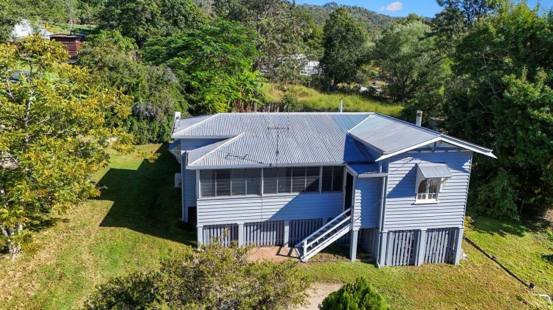 8 Robert St, Mount Perry, QLD 4671