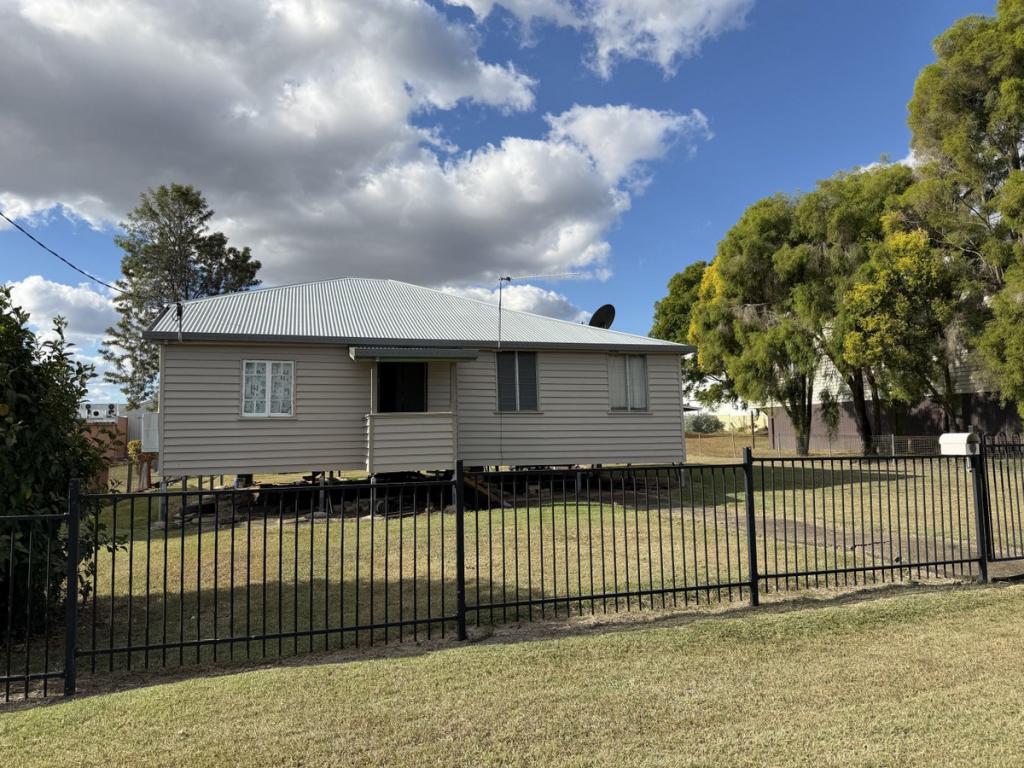 9 SPENCER ST, MONTO, QLD 4630