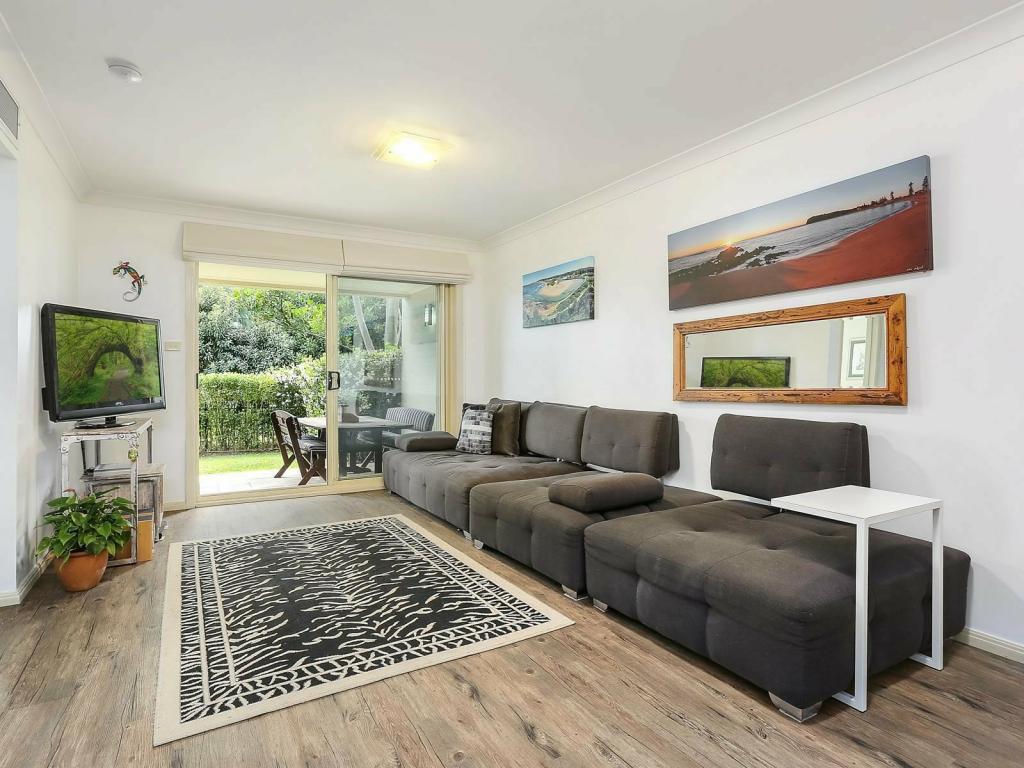 1/2 Fantail Ave, Warriewood, NSW 2102