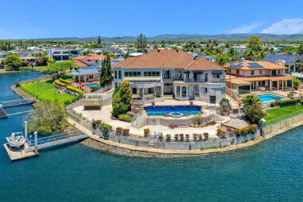 38a Kincardine Dr, Benowa, QLD 4217