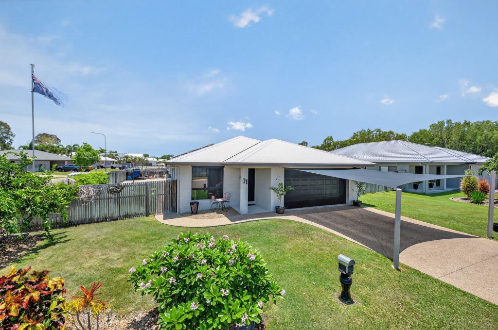 71 Daintree Dr, Bushland Beach, QLD 4818
