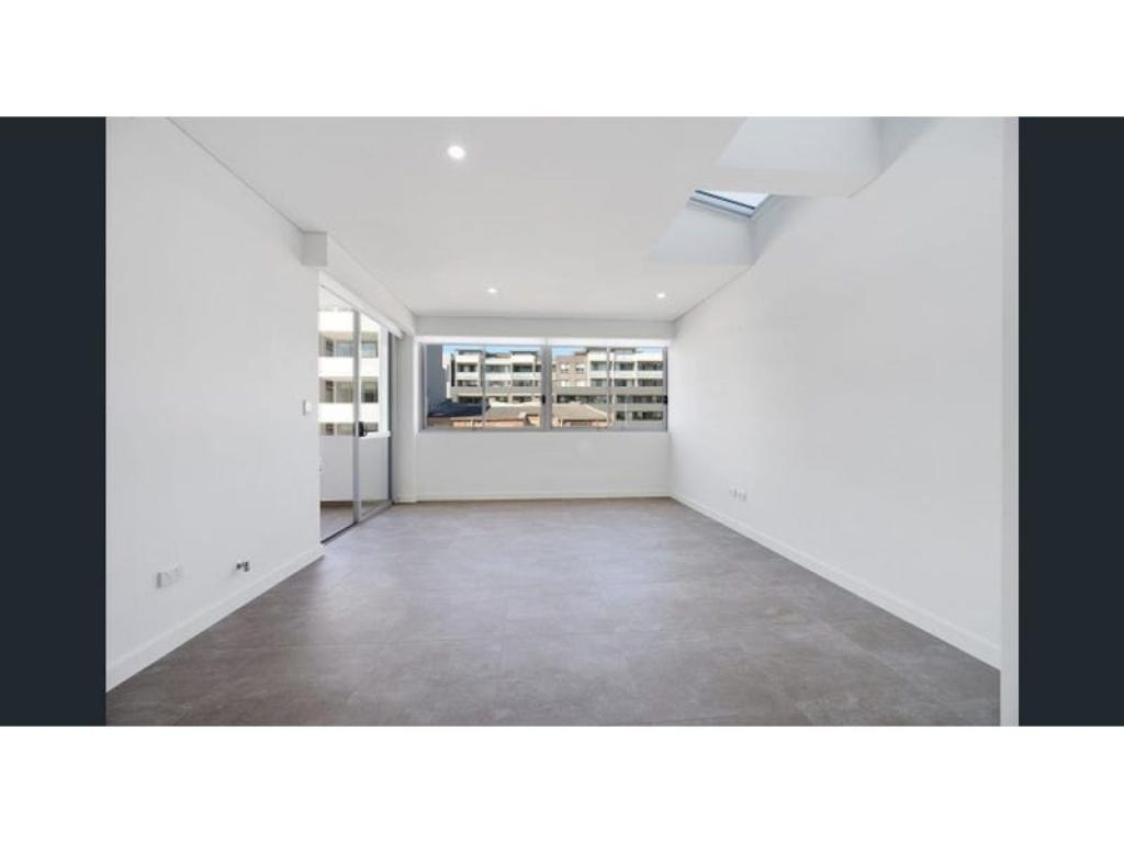 110/8 MONASH RD, GLADESVILLE, NSW 2111