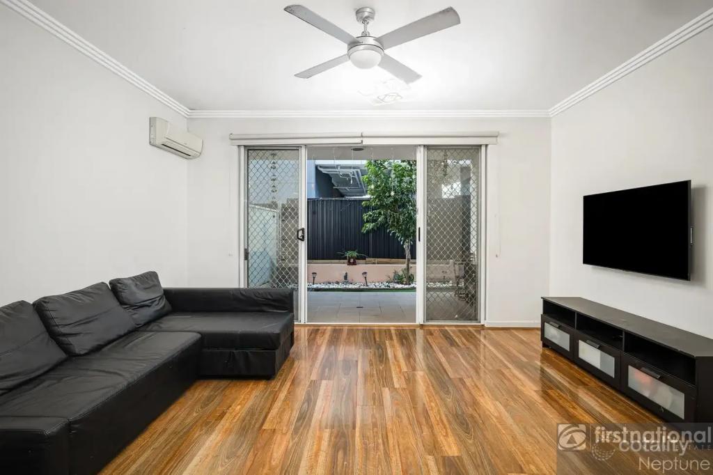 8/2-12 Civic Ave, Pendle Hill, NSW 2145