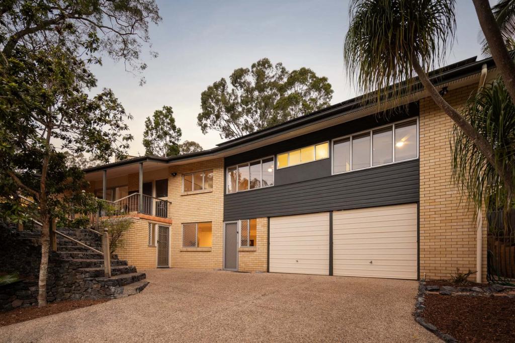 194 Chapel Hill Rd, Chapel Hill, QLD 4069