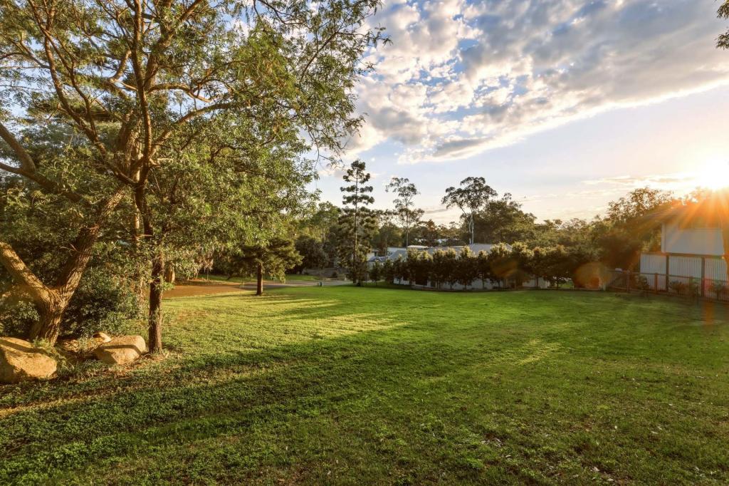 218b Chapel Hill Rd, Chapel Hill, QLD 4069