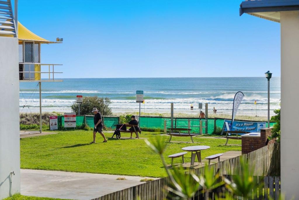 255 Golden Four Dr, Bilinga, QLD 4225