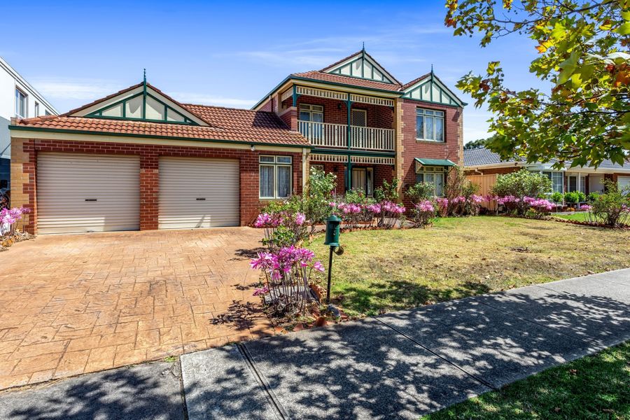 3 Sandpiper Dr, Taylors Lakes, VIC 3038