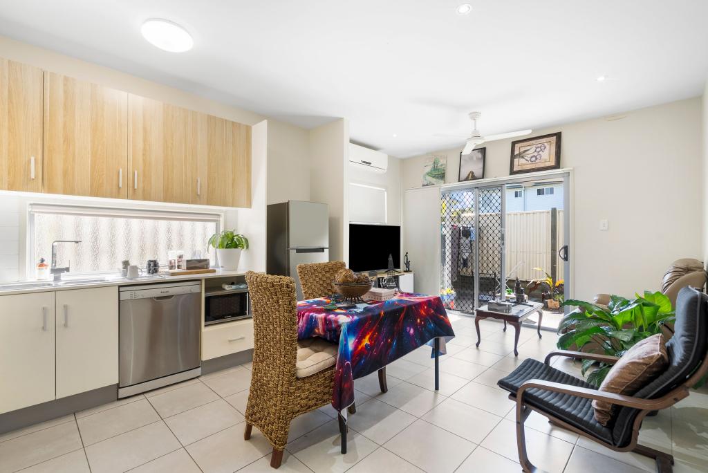 1,2,3/11 Macbeth St, Kingston, QLD 4114