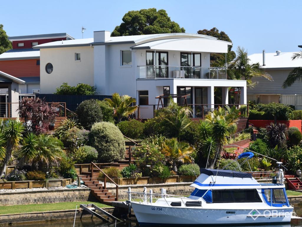 15 Heaths View, Paynesville, VIC 3880
