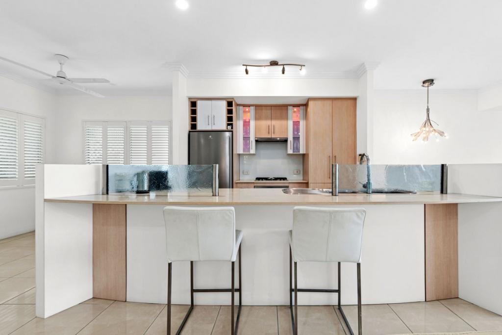 203 ESPLANADE, CAIRNS NORTH, QLD 4870