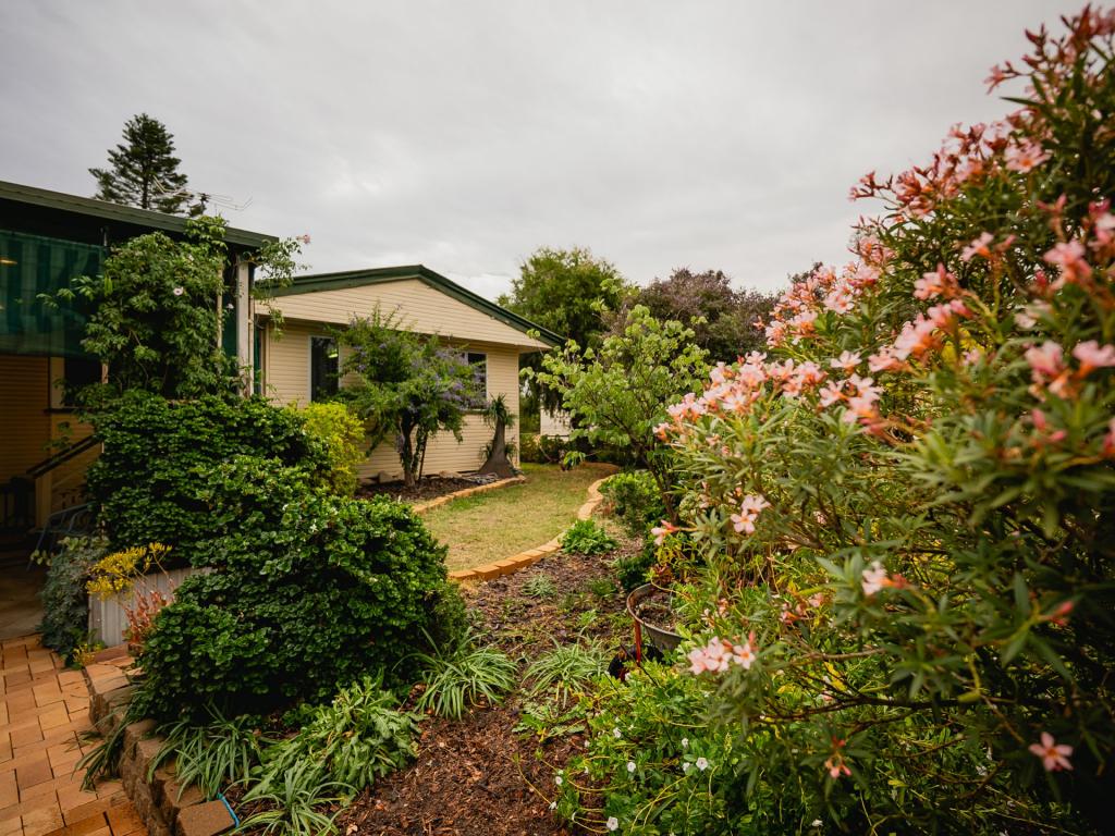 23 DOWNS ST, ROMA, QLD 4455