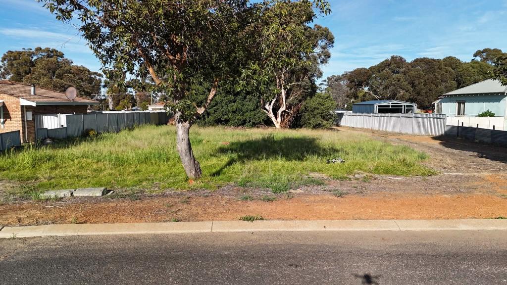 14 Cobham St, Katanning, WA 6317