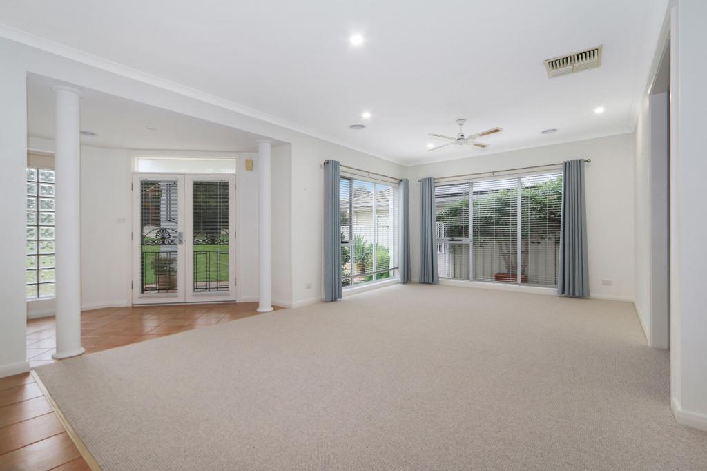 69 Southernview Dr, West Albury, NSW 2640