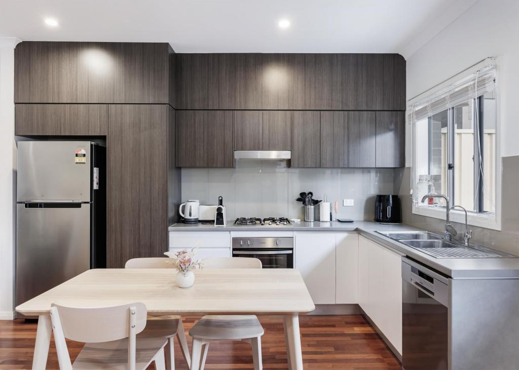 11 Lawton Cres, Woodville West, SA 5011