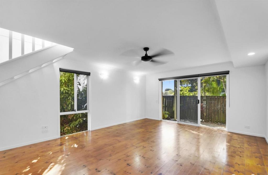 140/215 Cottesloe Dr, Mermaid Waters, QLD 4218