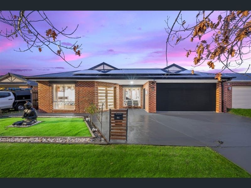 44 Storey Dr, Pakenham, VIC 3810