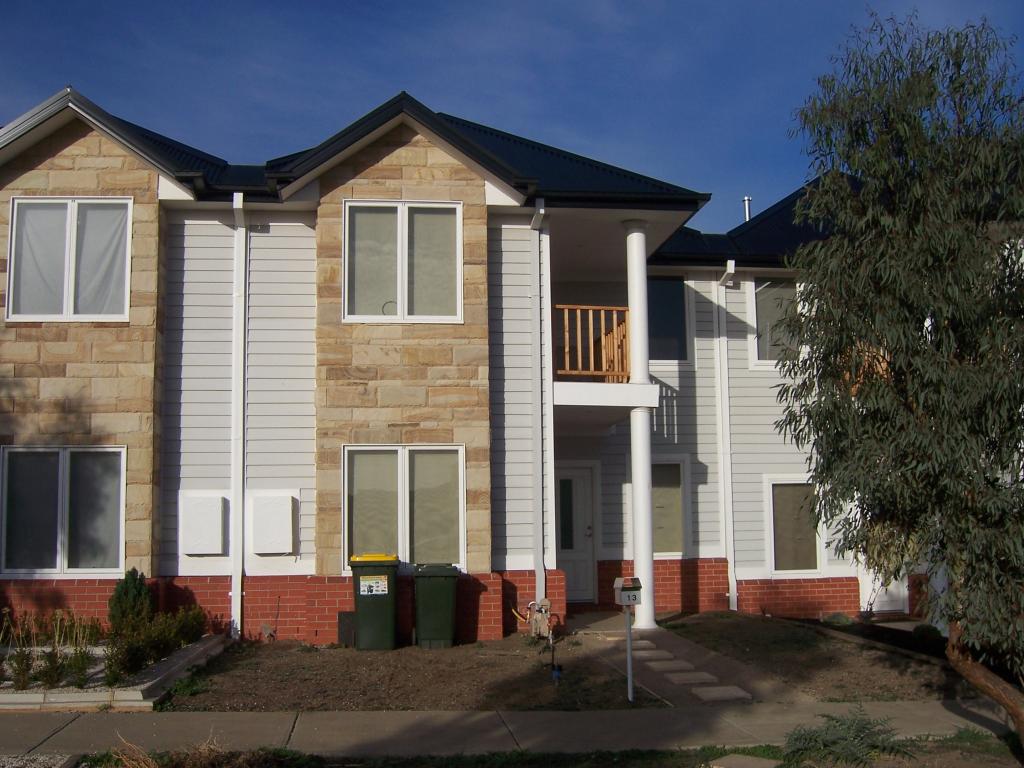 13 Winnunga Rd, Cairnlea, VIC 3023