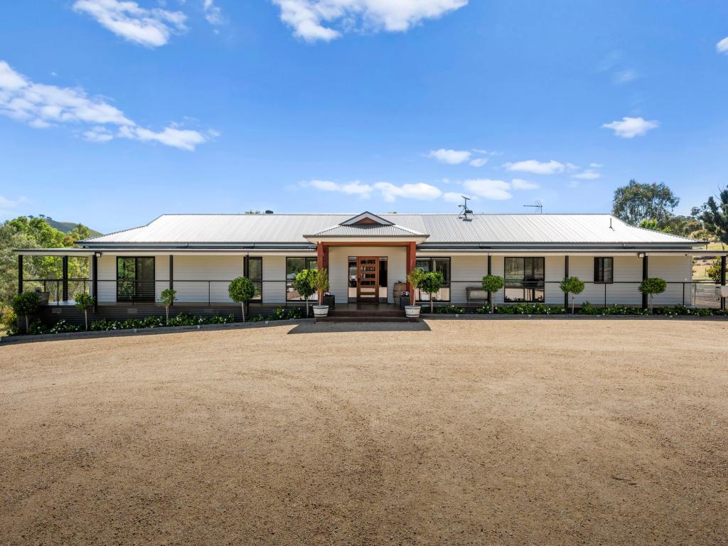 1109 Monkey Gully Rd, Goughs Bay, VIC 3723