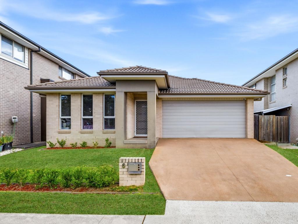 6 Walker St, Oran Park, NSW 2570